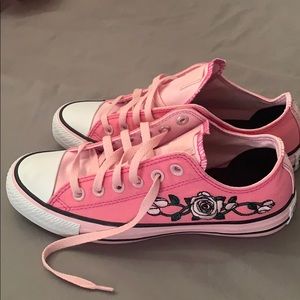 NWOT Pink All Star Converse with Roses